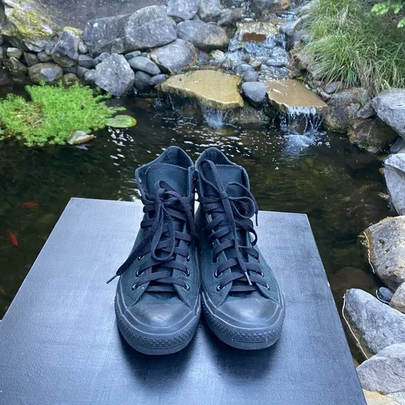 Converse Chuck Taylor All Stars SZ 8.5 - Picture 2 of 8